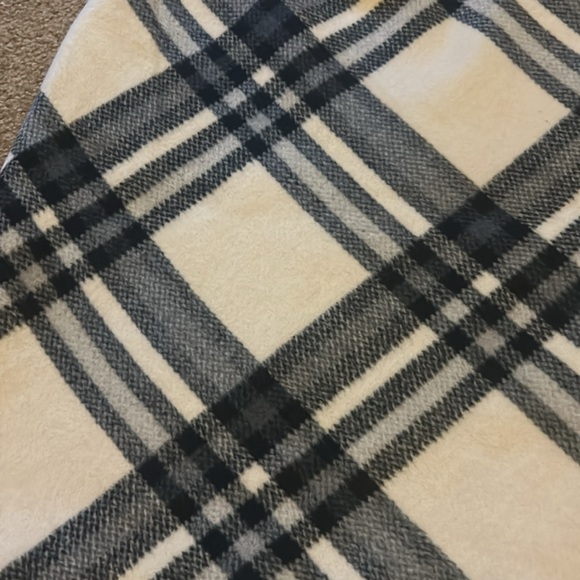 NWT Vince Camuto Ivory with Black / Grey oversized plaid skirt - Picture 2 of 5